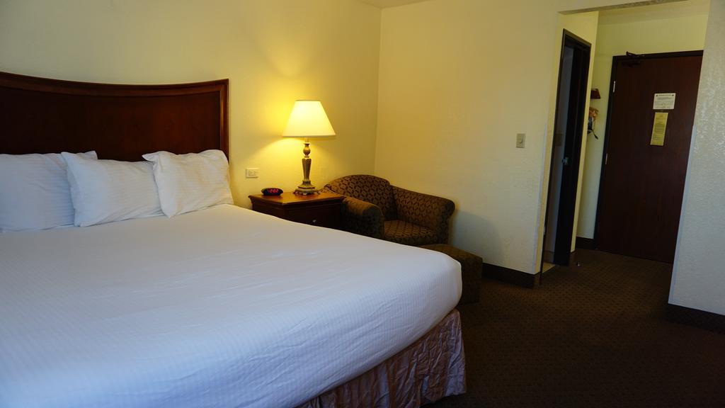 Baymont By Wyndham Arlington At Six Flags Dr Hotel Buitenkant foto